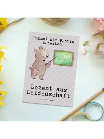 Mr. & Mrs. Panda Ansichtskarte Dozent Leidenschaft mit Spruch in Grau Pastell