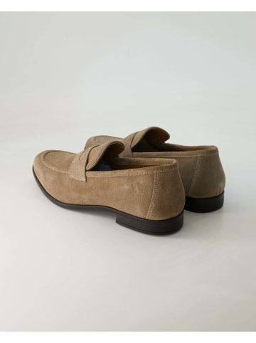 Daniel Kenneth Slipper in Beige