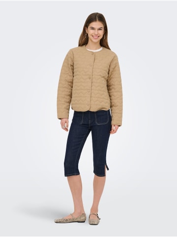 ONLY Wattierte Jacke Herzsteppung Knopfleiste in Beige