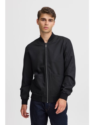 CASUAL FRIDAY Bomberjacke CFSCOTT 0153 garbadine shacket 20505167 lässige Jacke mit zwei Taschen in Schwarz