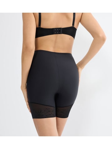 Triumph Rasdlerhose Comfort Contour Mid-Thigh Panty in schwarz