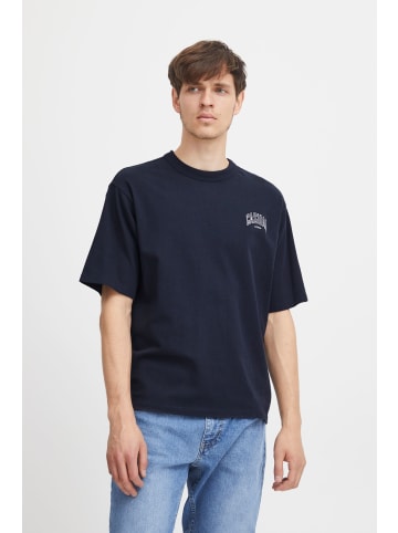CASUAL FRIDAY T-Shirt CFTue tee with small chest embroidery in Blau