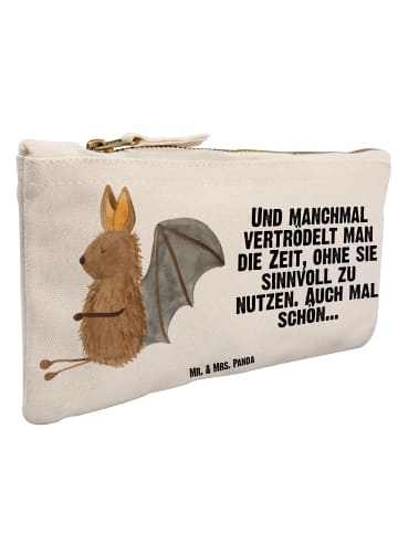 Mr. & Mrs. Panda pencil case Fledermaus Sitzen mit Spruch in Weiß