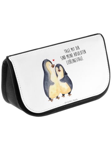 Mr. & Mrs. Panda Kosmetiktasche Pinguin umarmen mit Spruch in Weiß
