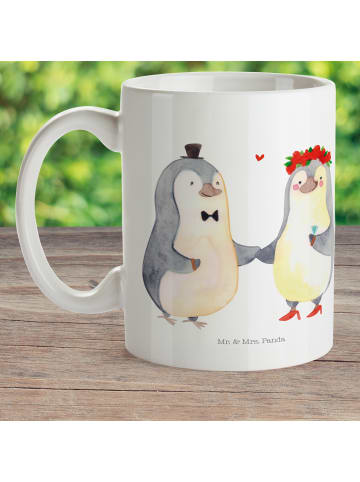 Mr. & Mrs. Panda Kindertasse Pinguin Heirat ohne Spruch in Weiß