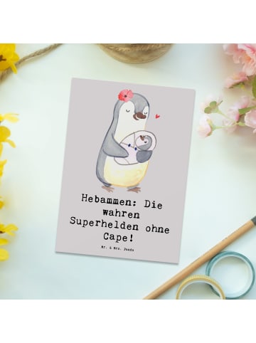 Mr. & Mrs. Panda Postkarte Hebamme Superheld mit Spruch in Grau Pastell