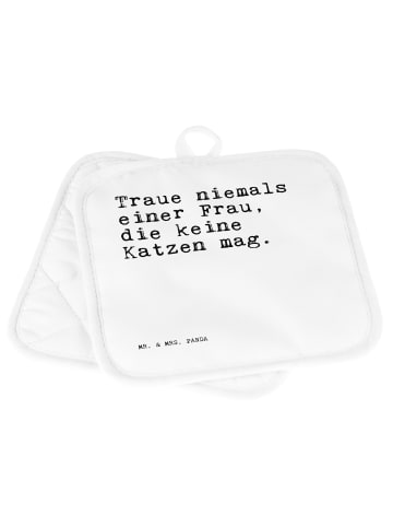 Mr. & Mrs. Panda Topflappen Traue niemals einer Frau,... mit Spruch in Weiß