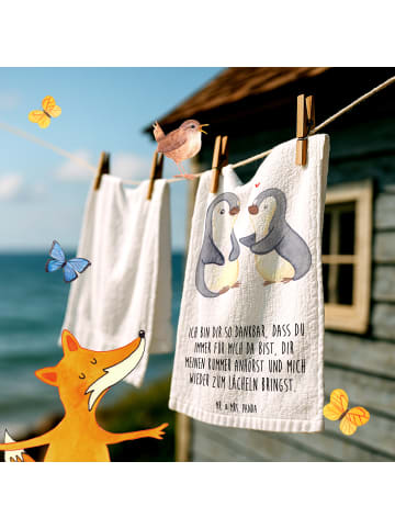 Mr. & Mrs. Panda Handtuch Gäste-WC Pinguine trösten mit Spruch in Weiß
