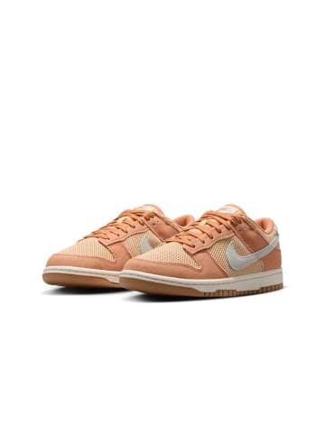 Nike Sneaker Dunk in Braun