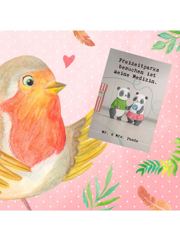 Mr. & Mrs. Panda babykarte Pandas Freizeitpark besuchen Design m... in Weiß