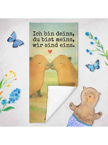Mr. & Mrs. Panda Badehandtuch Capybara Liebe Design mit Spruch in Gelb Pastell