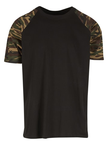 Urban Classics T-Shirts in blk/woodcamo