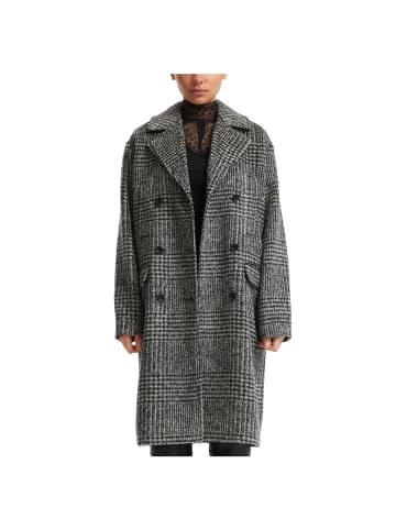 Q/S designed by Mantel in Schwarz