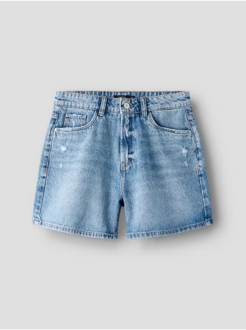 name it Shorts in Light Blue Denim