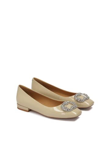 Kazar Pumps in Beige