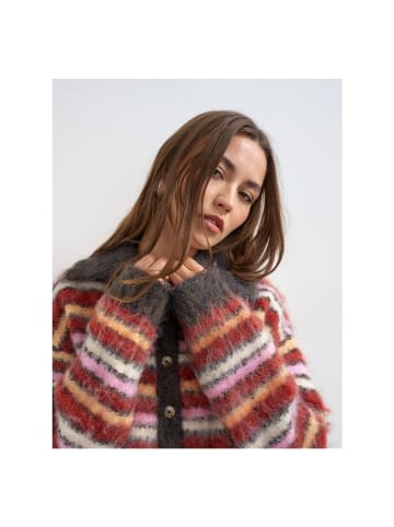 Vero Moda Pullover in Red Heart
