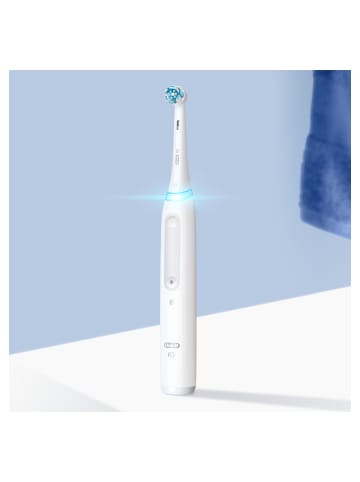 Oral-B Elektrische Zahnbürste "iO Series 4 + Reiseetui" in Weiß