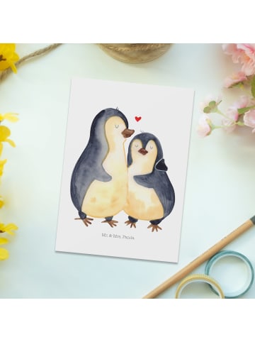 Mr. & Mrs. Panda Bildkarte Pinguin umarmen ohne Spruch in Weiß