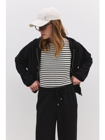 NO MATTER WHAT Sweatshirt im Schwarz