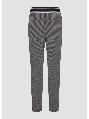 s.Oliver BLACK LABEL Hose lang in Schwarz