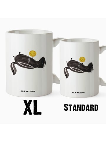 Mr. & Mrs. Panda Weiße Tasse Stinktier Ball ohne Spruch in Weiß