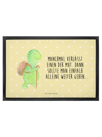 Mr. & Mrs. Panda Fußmatte Schildkröte Wanderer mit Spruch in Gelb Pastell