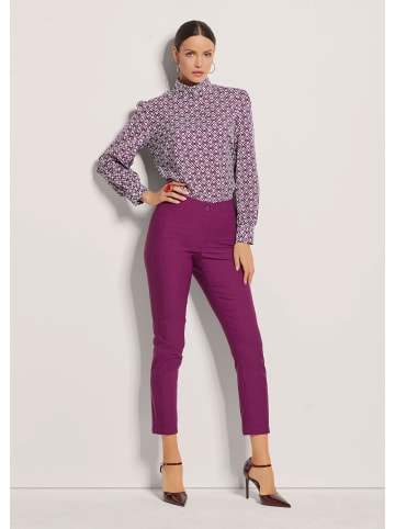 MADELEINE Schlanke Stretch-Hose mit Vichy-Karo in brombeere