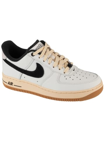 Nike Nike Wmns Air Force 1 07 in Weiß