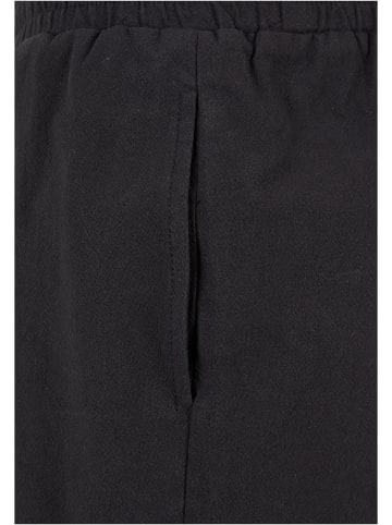 Urban Classics Shorts in schwarz