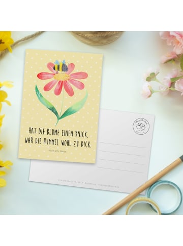 Mr. & Mrs. Panda Postkarte Hummel Blume mit Spruch in Gelb Pastell