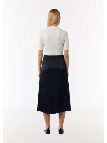comma Rock in 5976_navy