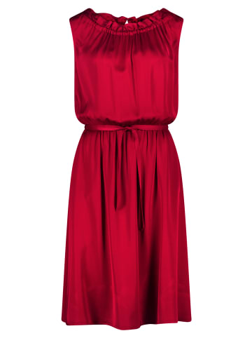 BETTY & CO Freizeitkleid mit Bindegürtel in Dunkelrot