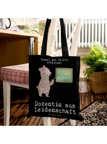 Mr. & Mrs. Panda Schultertasche Dozentin Leidenschaft mit Spruch in Schwarz