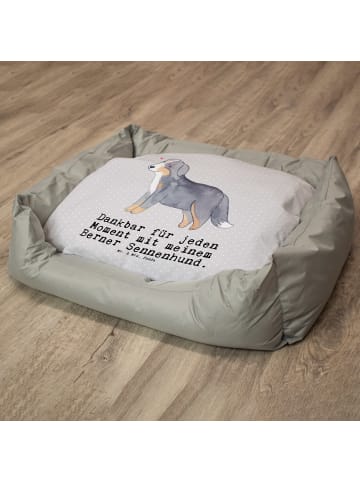 Mr. & Mrs. Panda Hundecouch Berner Sennenhund Moment mit Spruch in Grau Pastell