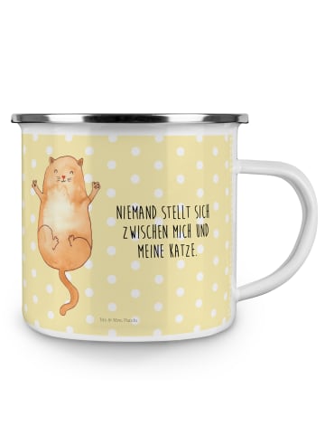 Mr. & Mrs. Panda Camping Emaille Tasse Katze Umarmen mit Spruch in Gelb Pastell