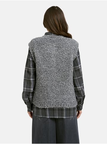 Smith&Soul Bouclé Knit Vest with Buttons in Grey Melange