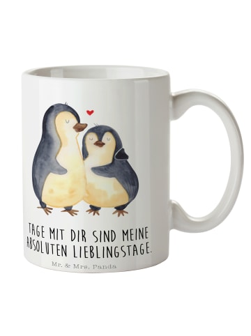Mr. & Mrs. Panda Keramiktasse Pinguin umarmen mit Spruch in Weiß