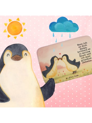 Mr. & Mrs. Panda Badematte Pinguine Kuss Design mit Spruch in Weiß