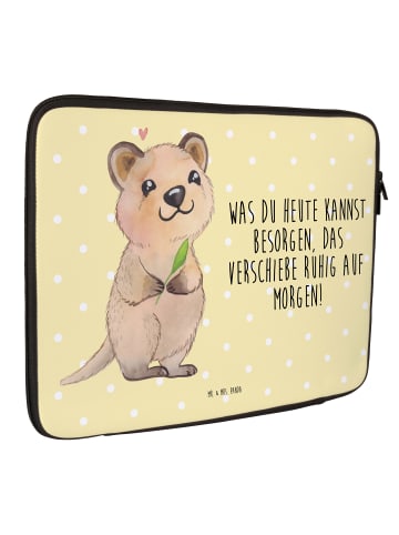 Mr. & Mrs. Panda Laptop Tasche Quokka Happy mit Spruch in Gelb Pastell