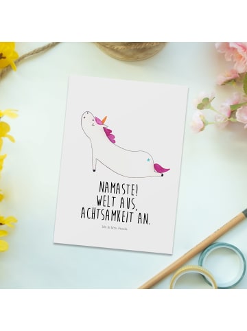 Mr. & Mrs. Panda Grußkarte Einhorn Yoga mit Spruch in Weiß