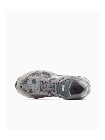 New Balance Sneaker M2002 in Grau