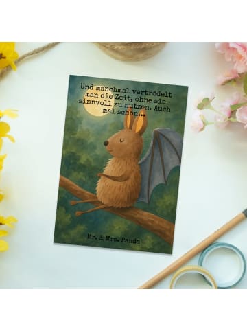Mr. & Mrs. Panda Postkarte Fledermaus Sitzen Design mit Spruch in Weiß