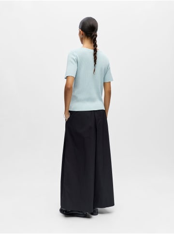 Object Strickjacke in Winter Sky