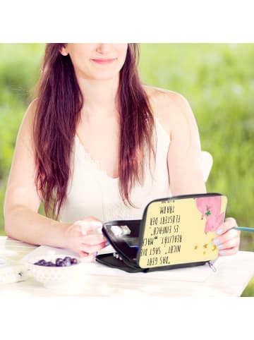 Mr. & Mrs. Panda Bleistiftetui Schwein Glück Motiv mit Spruch in Gelb Pastell