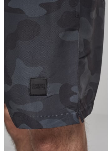 Urban Classics Badeshorts in darkcamo