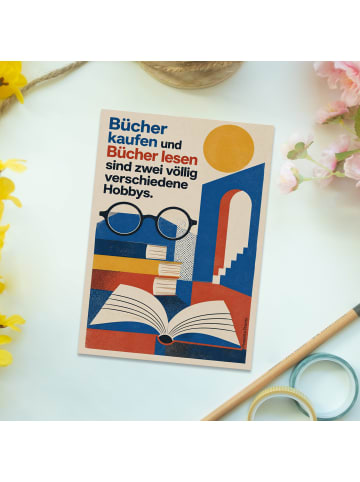 Mr. & Mrs. Panda Ansichtskarte Buch grafisch Design mit Spruch in Weiß