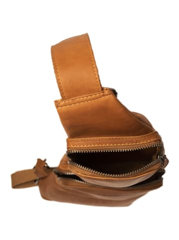The Chesterfield Brand Logan Umhängetasche Leder 17 cm in cognac