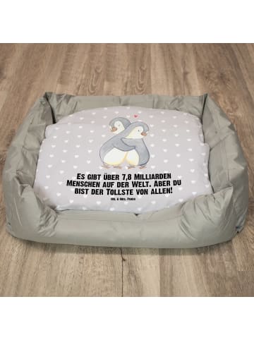 Mr. & Mrs. Panda Liegeplatz Pinguine Kuscheln mit Spruch in Grau Pastell