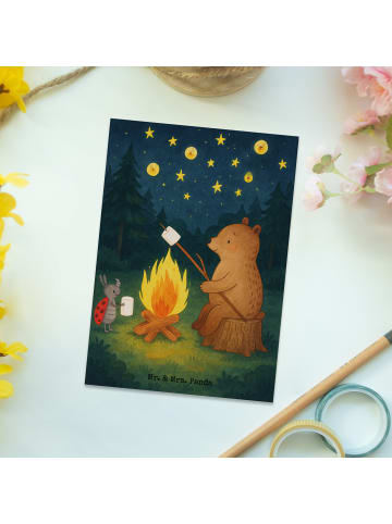 Mr. & Mrs. Panda Postkarte Bär & Marienkäfer Lagerfeuer Design o... in Weiß