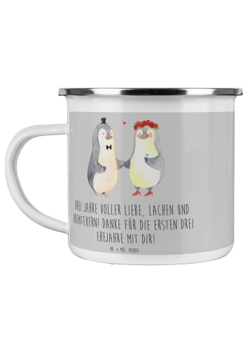Mr. & Mrs. Panda Camping Emaille Tasse 3. Hochzeitstag Lederhoch... in Heather Grey
